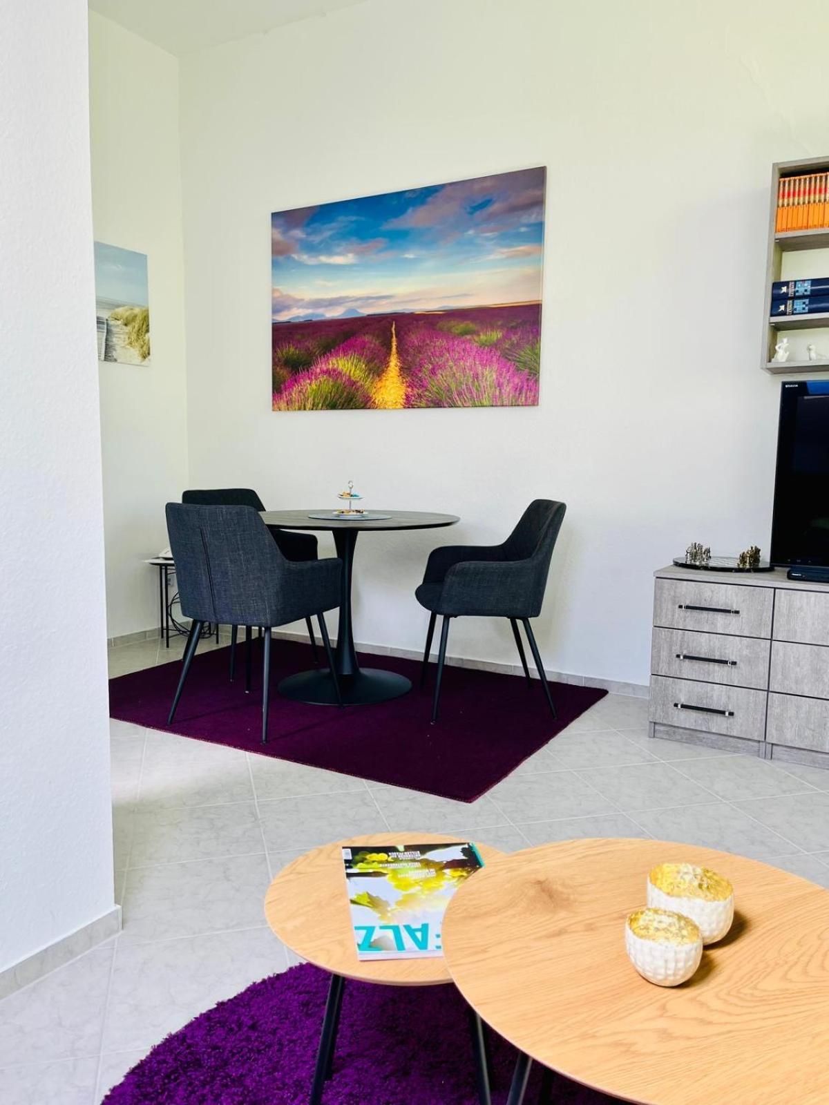 Zentrale Ferienwohnung Am Buhlschen Park In Deidesheim Bagian luar foto