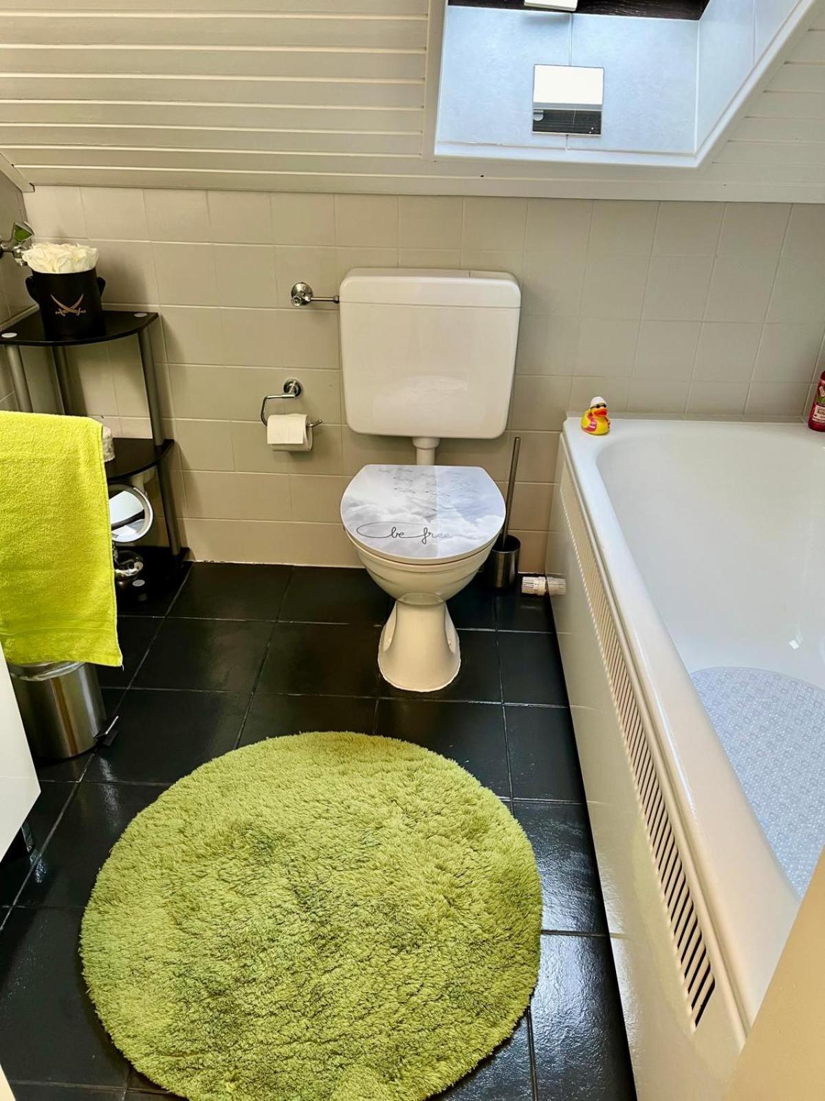 Zentrale Ferienwohnung Am Buhlschen Park In Deidesheim Bagian luar foto
